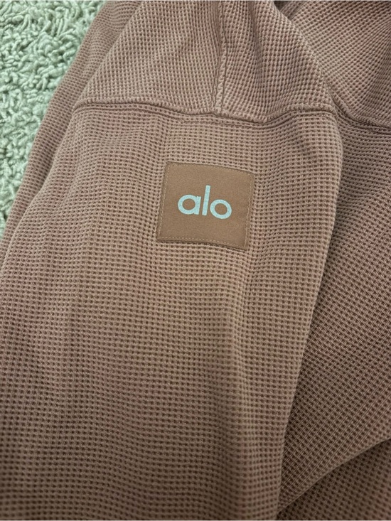 ALO Yoga Tops - ALO Yoga Long Sleeve Waffle Tee in Dusty Mauve